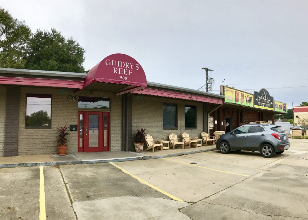 All Wood Furniture Moving Into Former Guidry’s Reef on Pinhook