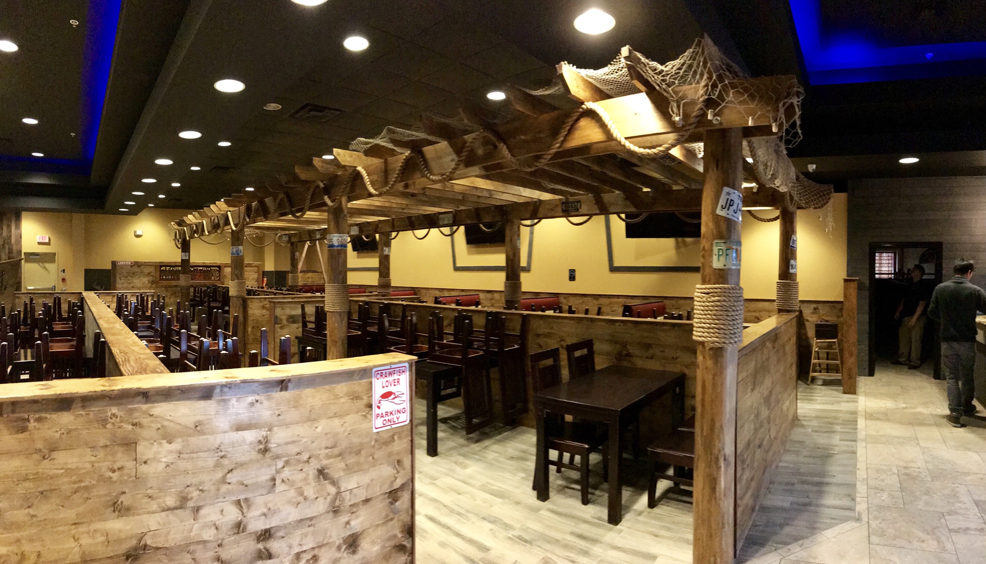 Sneak K Inside Of The Fiery Crab Seafood Restaurant Developing Img 8117