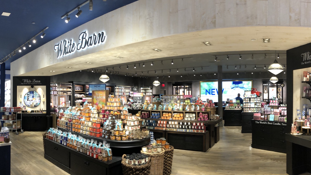 Bath and body works shop white barn