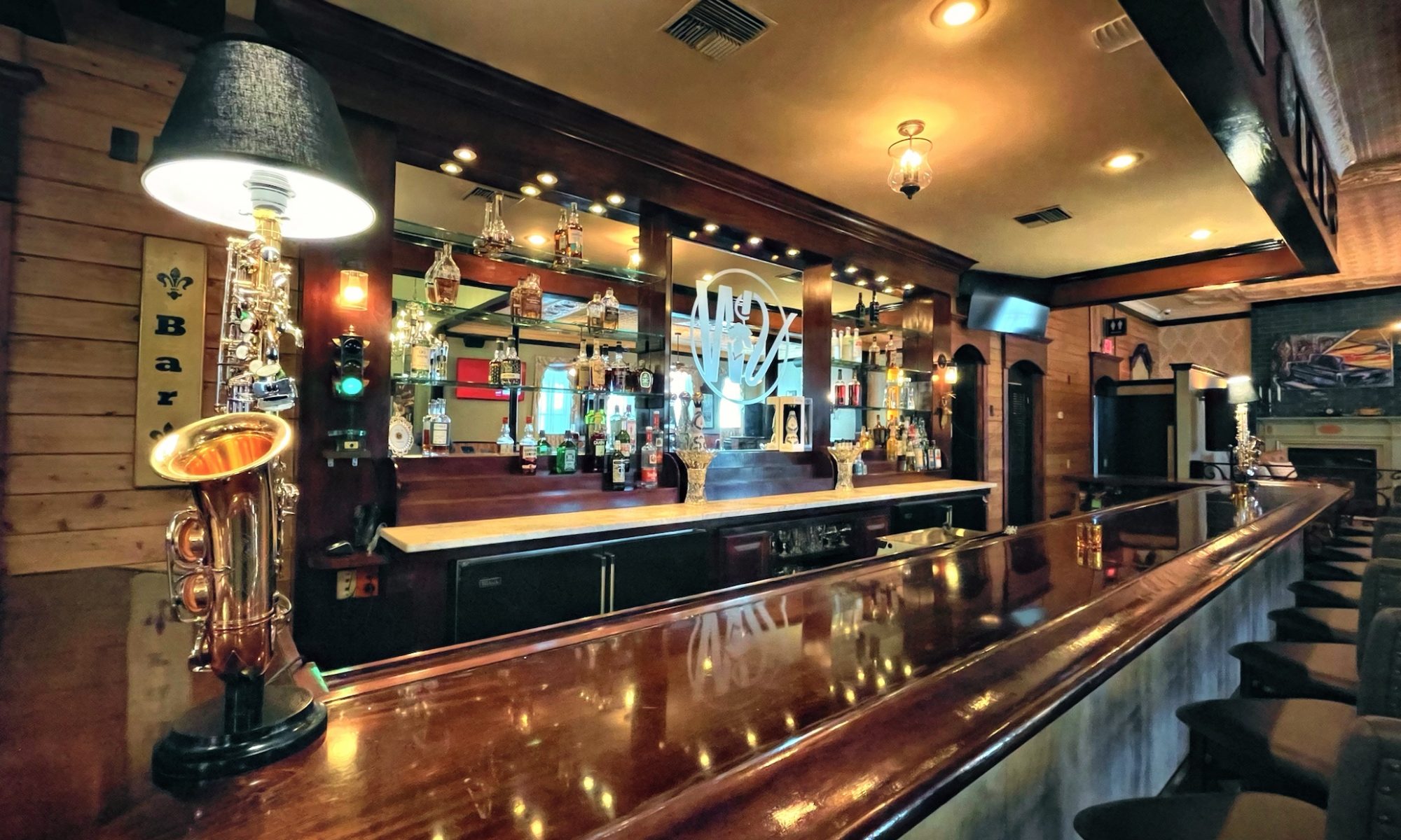 File:Lafayette LA Night Legends Bar.JPG - Wikimedia Commons