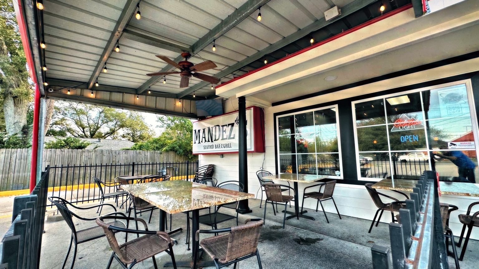 Mandez’s Seafood Bar & Grill Expands with Second Location Coming Soon