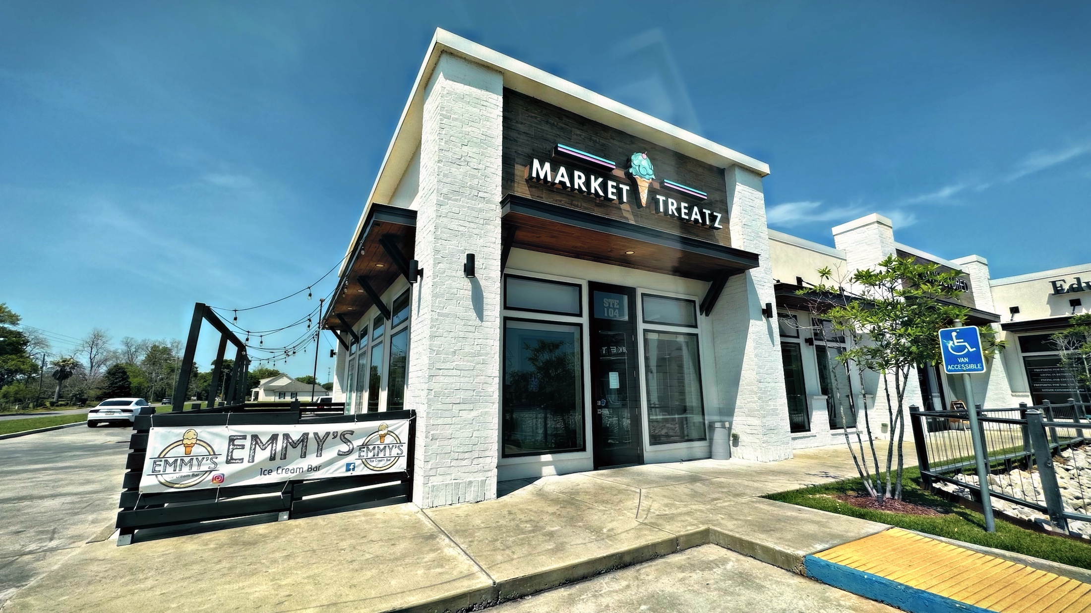 Emmy’s Ice Cream Bar Second Location Opening Soon On E. Broussard